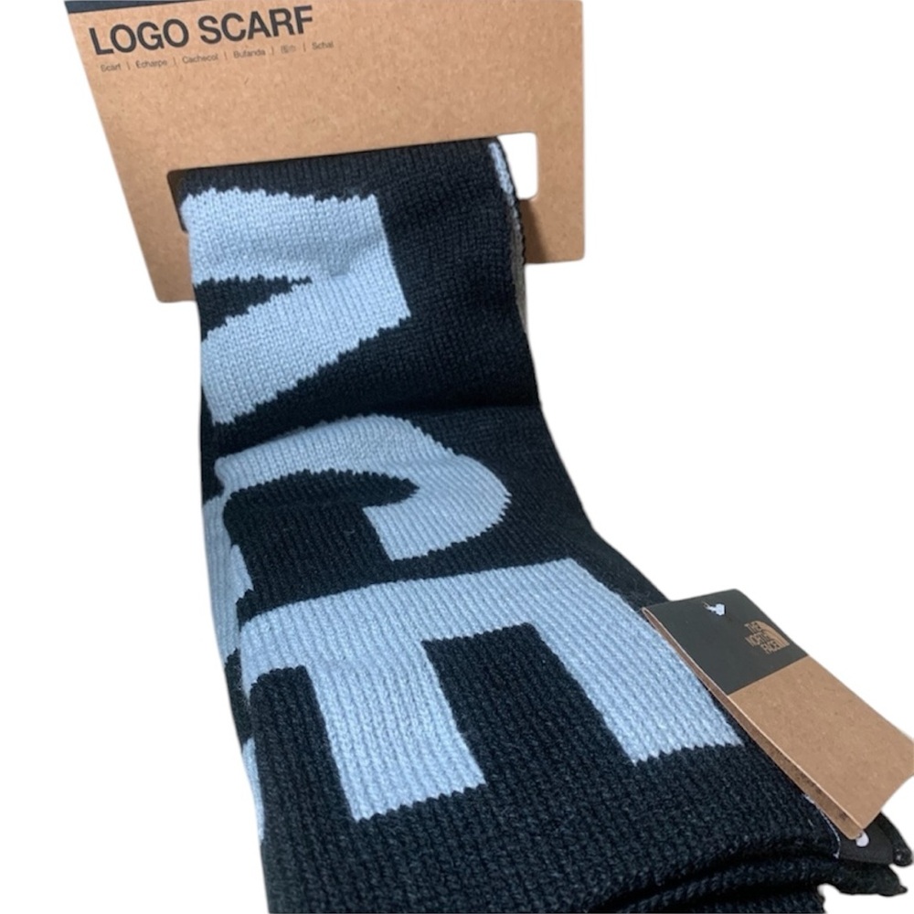 Brand New North Face Logo Scarf.